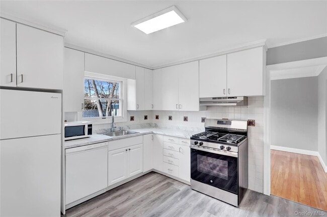 Building Photo - 1336 Potter Blvd