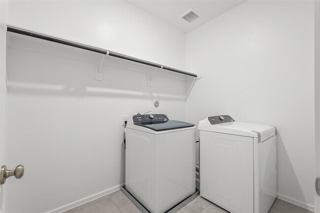 Building Photo - 700 Sand Dollar Dr