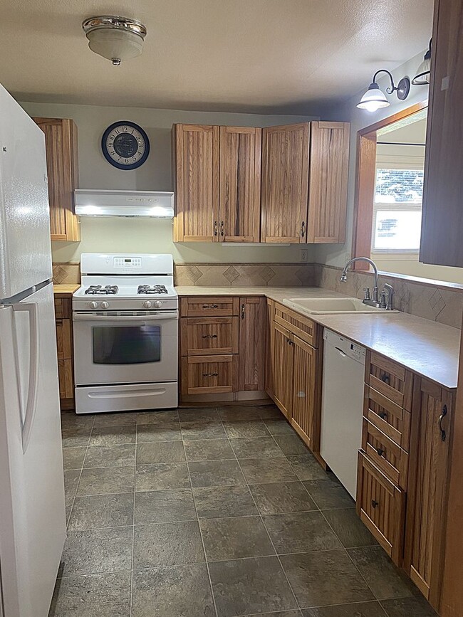 Building Photo - 3-Bedroom Home - Receive $300 off your fir...