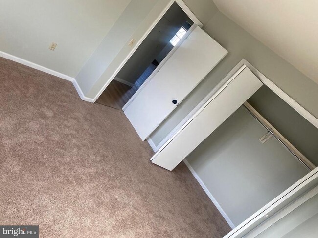 Building Photo - 130 Mortimer St