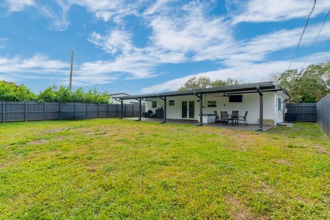 Building Photo - 5070 SW 94th Terrace