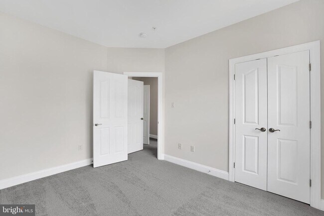 Building Photo - 9769 Northern Lakes Ln