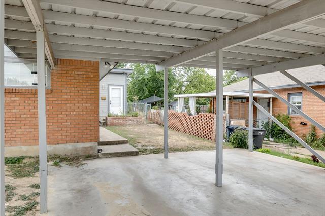 Building Photo - 5320 Lovell Ave