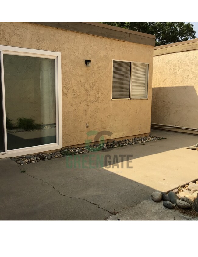Building Photo - 941 Claremont Ct