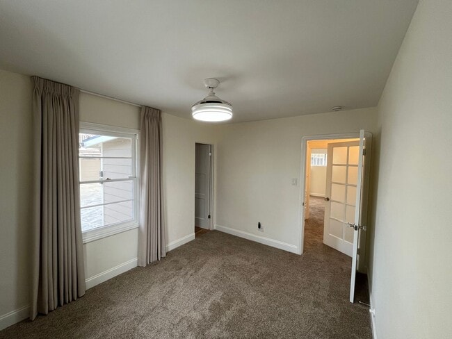 Building Photo - 2 Bedroom 2 Bath Single Family Home in Orange