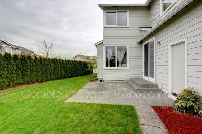 Building Photo - 19160 NE 67th Way
