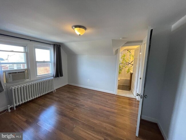 Building Photo - 3211 Varnum St