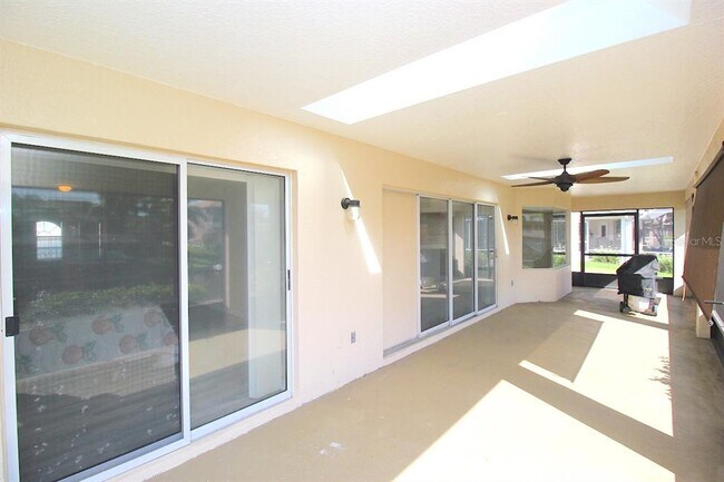Building Photo - 20 Clarendon Ct N