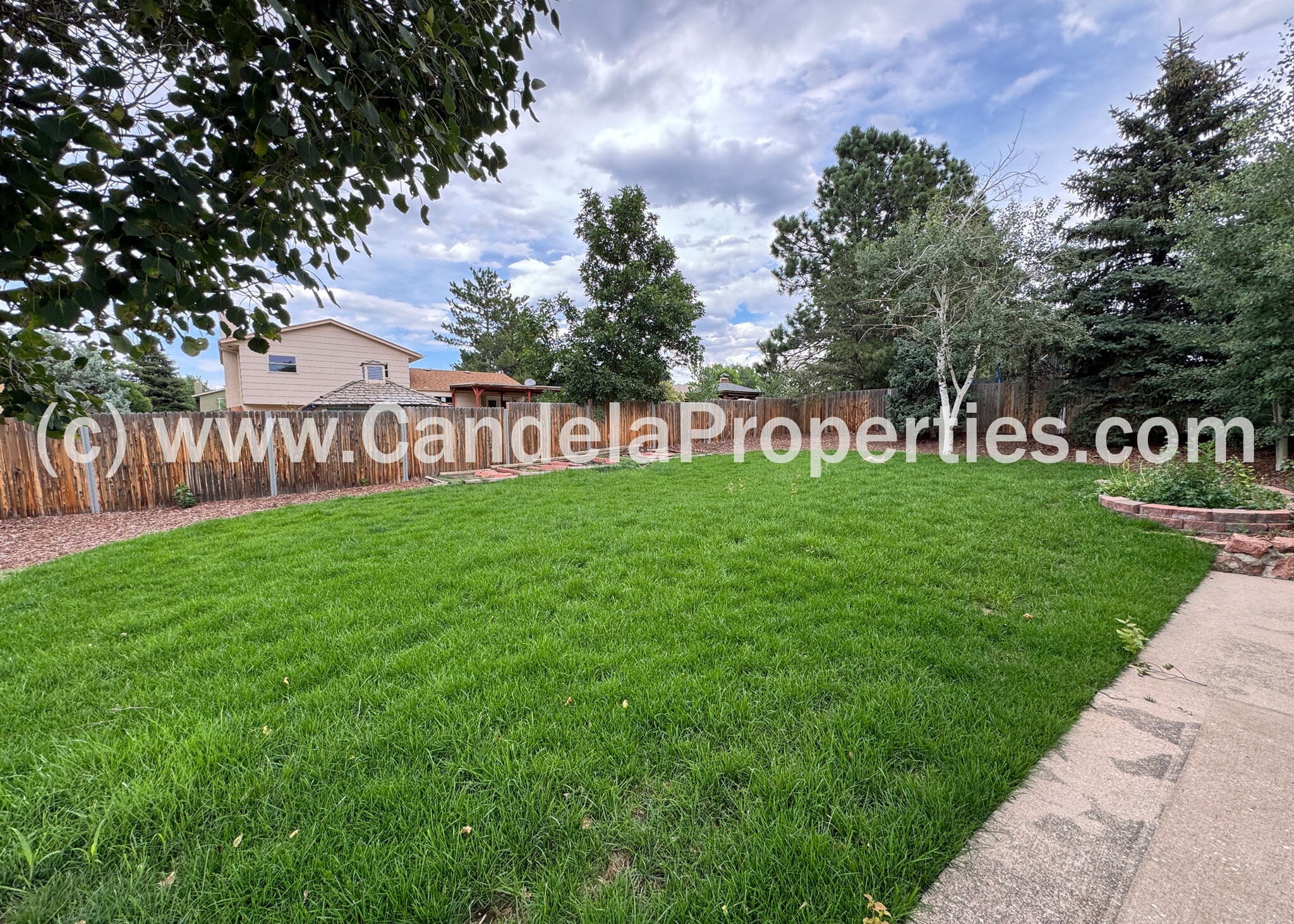 Building Photo - 8038 Horizon Dr