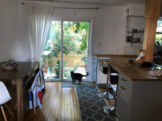 Building Photo - General Ogden