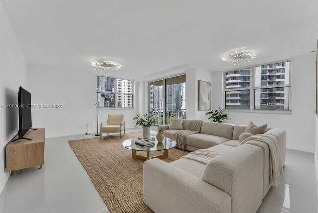 Building Photo - 770 Claughton Island Dr