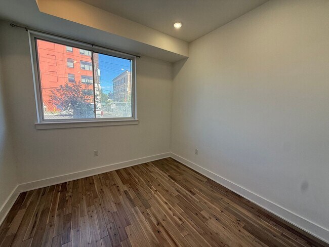 Building Photo - 1433 Brown St