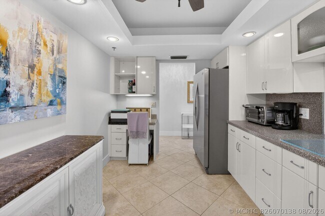 Building Photo - 4748 S Ocean Blvd