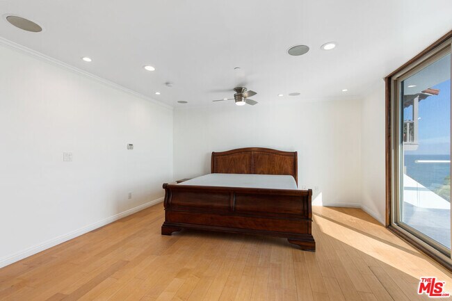 Building Photo - 17737 Porto Marina Way
