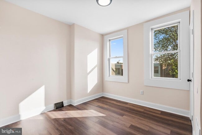 Building Photo - 2113 S Simpson St