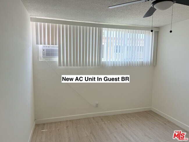 Building Photo - 10840 Camarillo St