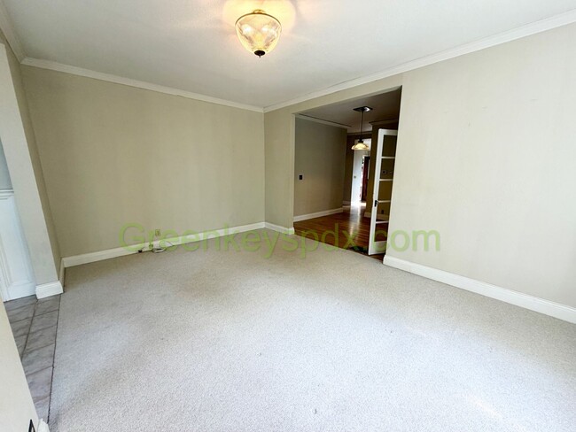 Building Photo - 10197-1136