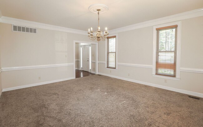 Building Photo - 809 Houndslake Dr