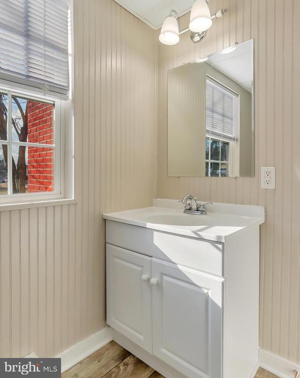 Building Photo - 8964 Anthony Hwy