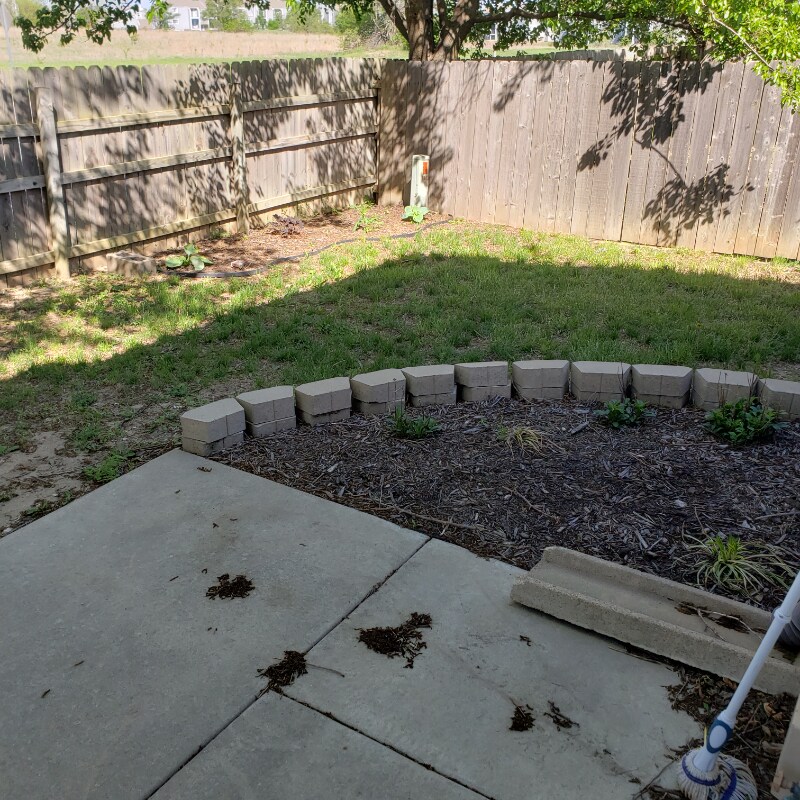 Building Photo - 2315 S White Oak Dr