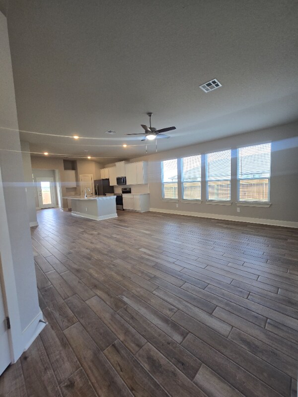 Building Photo - 810 Shatterhand Blvd