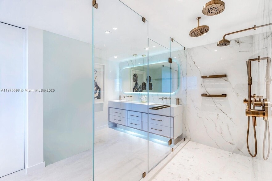 Building Photo - 488 NE 18th St