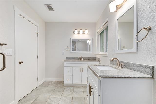 Building Photo - 3330 Darvany Dr