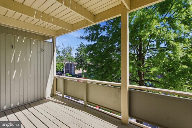 Building Photo - 7116 Donnell Pl