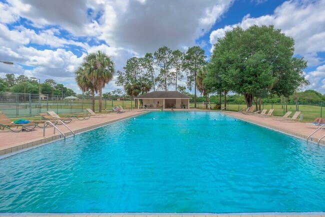 Building Photo - 707 Eagle Pond Dr