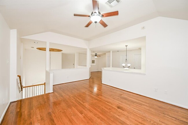 Building Photo - 25007 Ivy Trace Ln