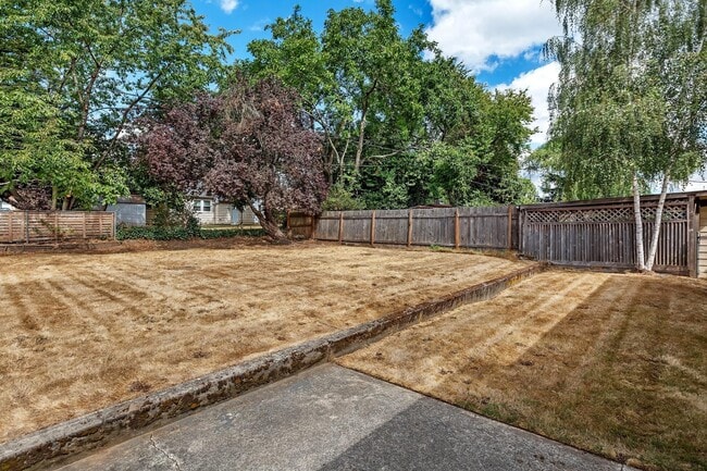 Building Photo - Wonderful Cottage Home in SE Pdx Near Mall 205