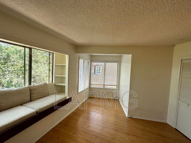 Building Photo - 2434 Echo Park Ave