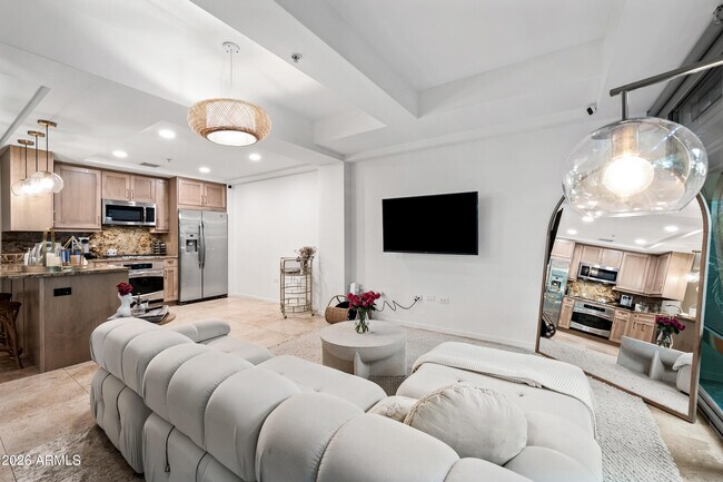 Building Photo - 7151 E Rancho Vista Dr