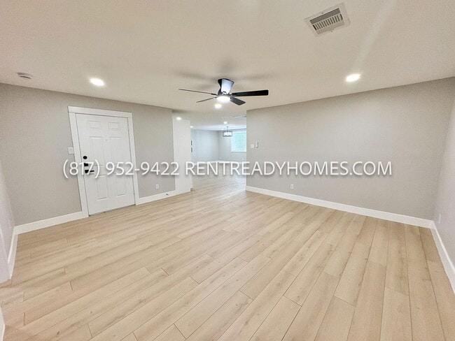 Building Photo - 2122 Bentvine Dr