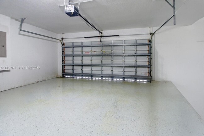 Building Photo - 1610 Sandpiper Cir