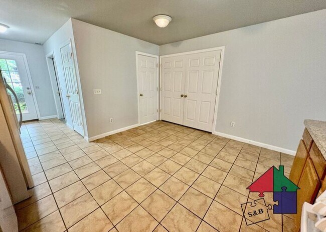Building Photo - Gorgeous Pet Friendly Milton 3 Bedroom - Attached Garage and Patio!