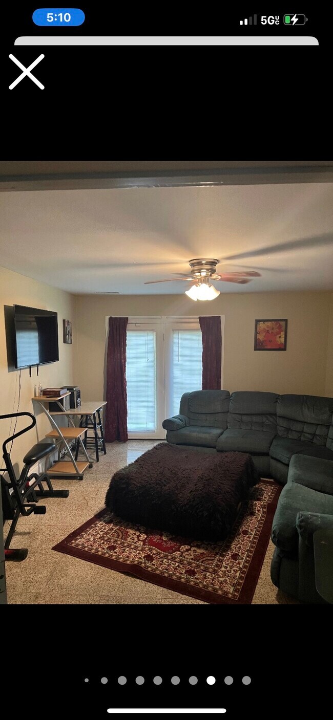 Building Photo - 2861 Headland Dr