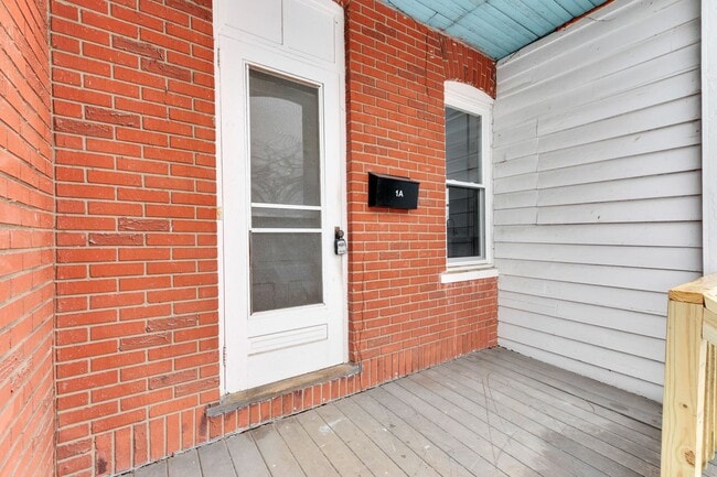 Building Photo - 109 N Sixth St