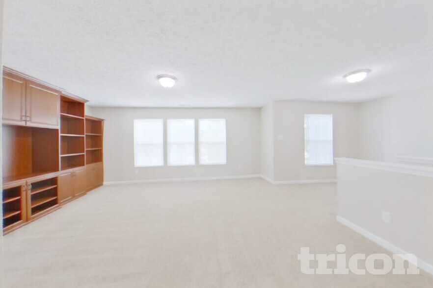 Building Photo - 1024 Tradewinds Dr