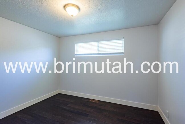 Building Photo - 1313 E 8425 S