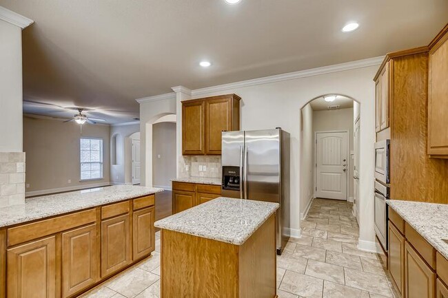 Building Photo - 12619 Quarter J