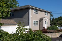 Building Photo - 10 Laramie Rd