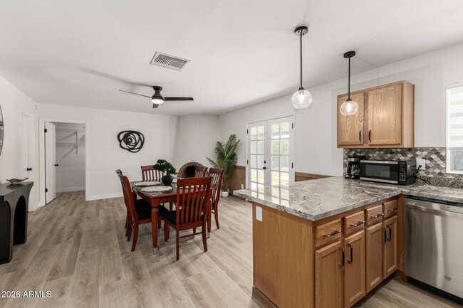 Building Photo - 4743 W Villa Theresa Dr