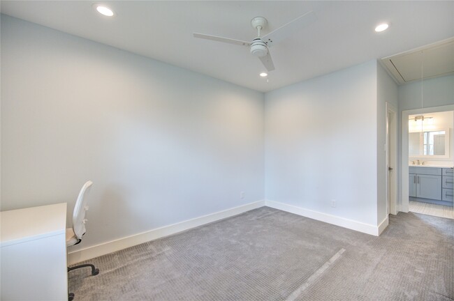 Building Photo - 1215 Bethlehem St