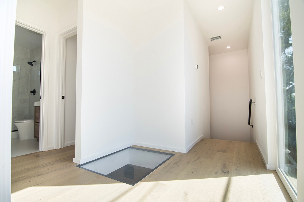 Building Photo - 4610 Franklin Ave