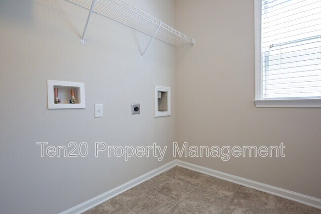 Building Photo - 7272 Sorrel Dr