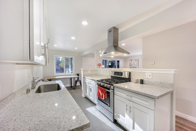 Building Photo - 4719 Snead Dr