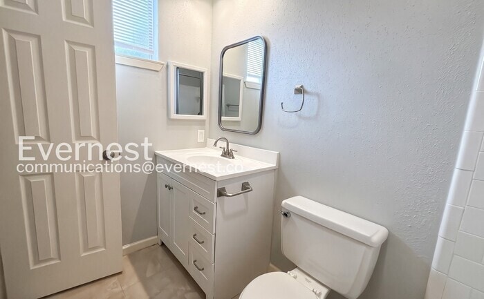 Building Photo - 6406 Summer Ridge Dr