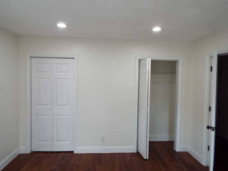 Building Photo - 92 Rockland St