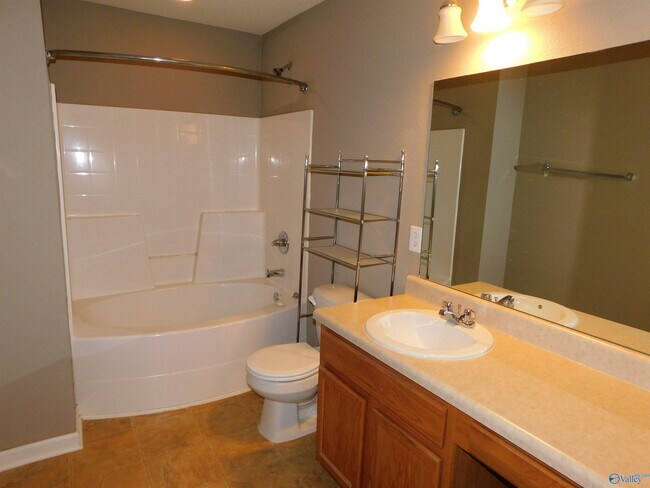 Building Photo - 3146 Castlecreek Dr SW